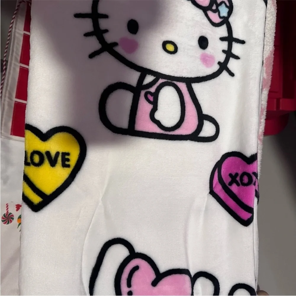 Hello Kitty Valentine’s Day Sweetheart Plush Throw Blanket
